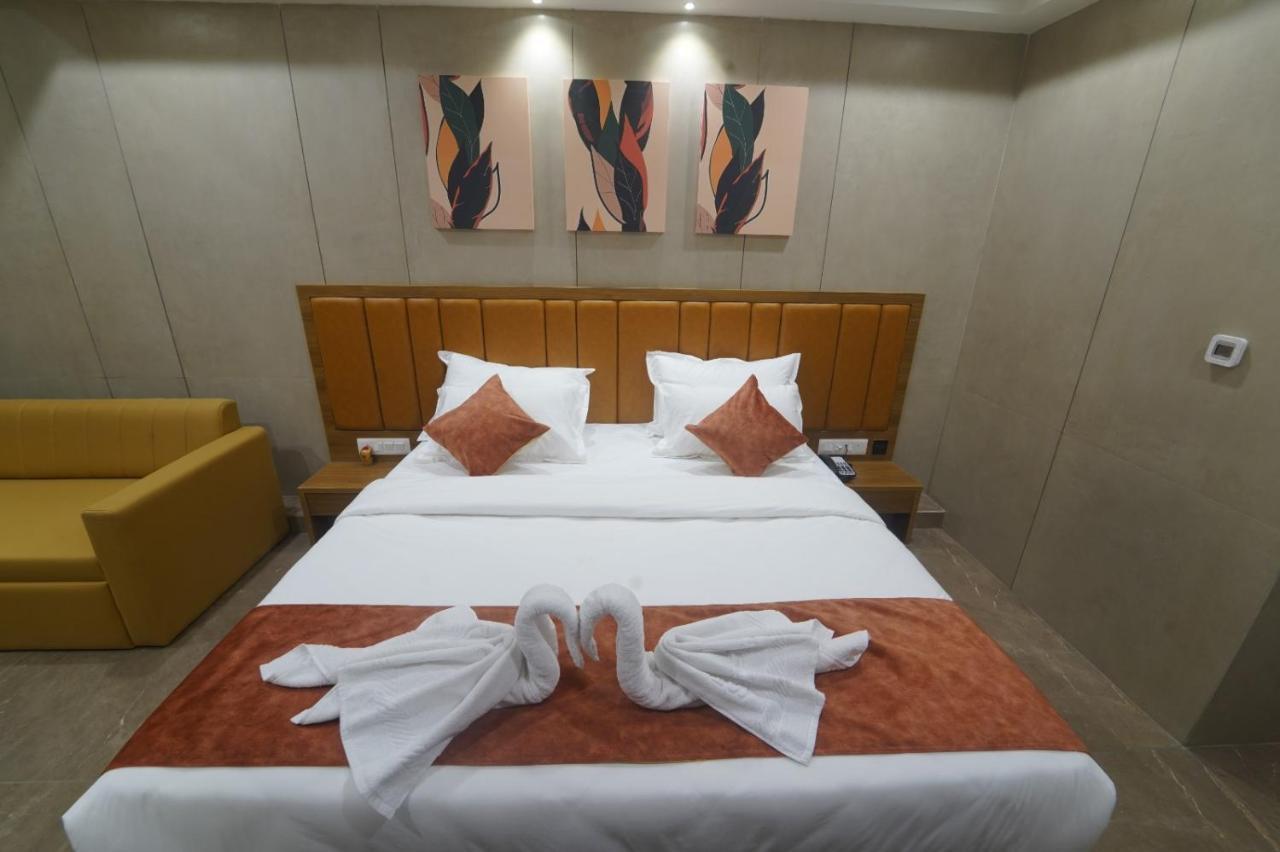 Hotel Stature Inn Kevadia ภายนอก รูปภาพ