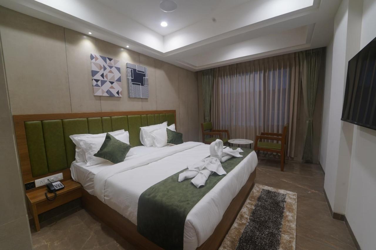 Hotel Stature Inn Kevadia ภายนอก รูปภาพ