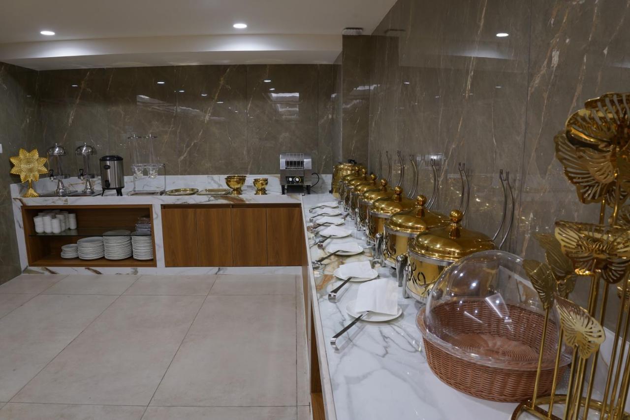 Hotel Stature Inn Kevadia ภายนอก รูปภาพ