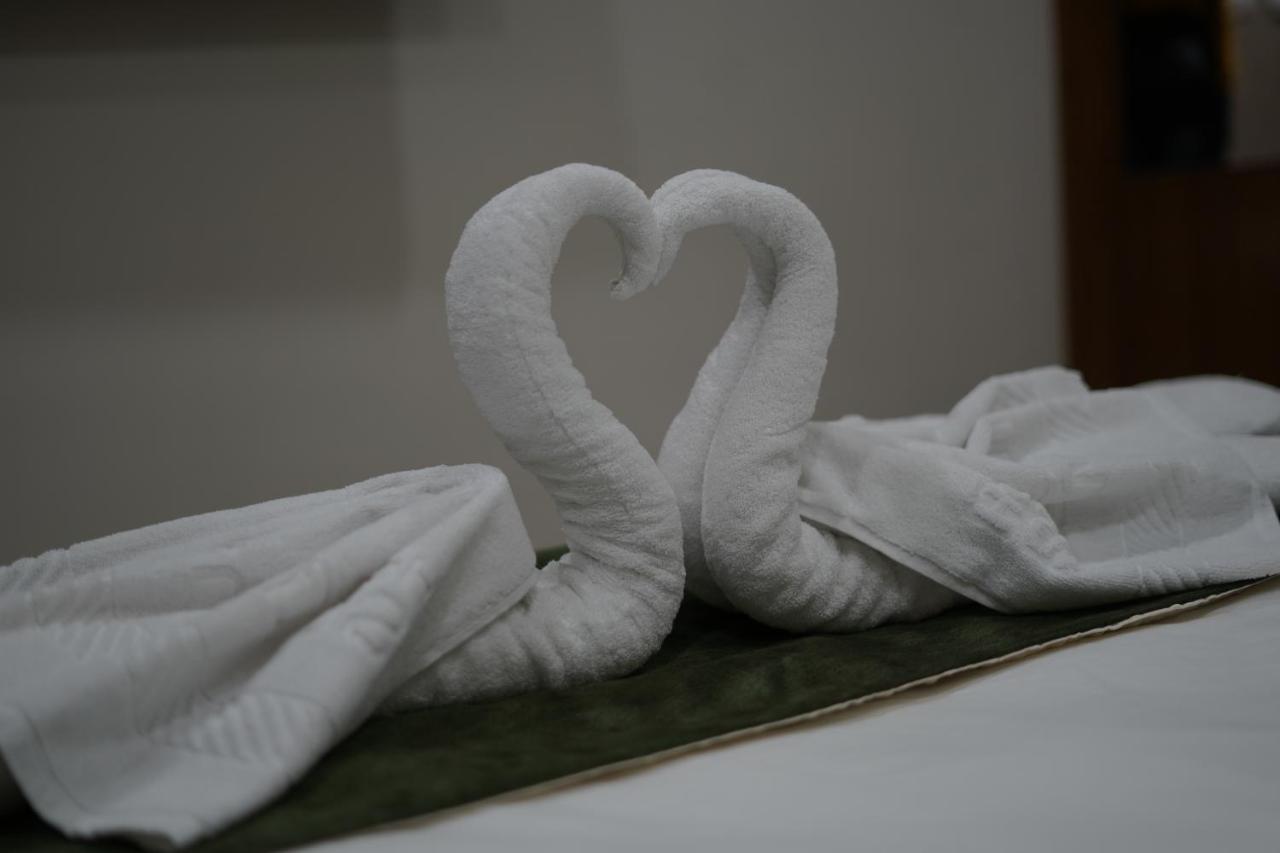 Hotel Stature Inn Kevadia ภายนอก รูปภาพ