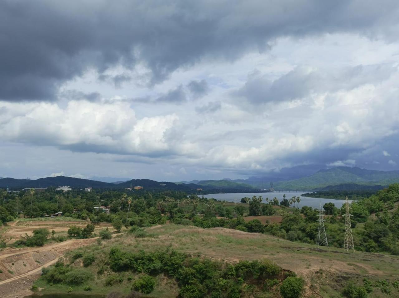 Hotel Stature Inn Kevadia ภายนอก รูปภาพ