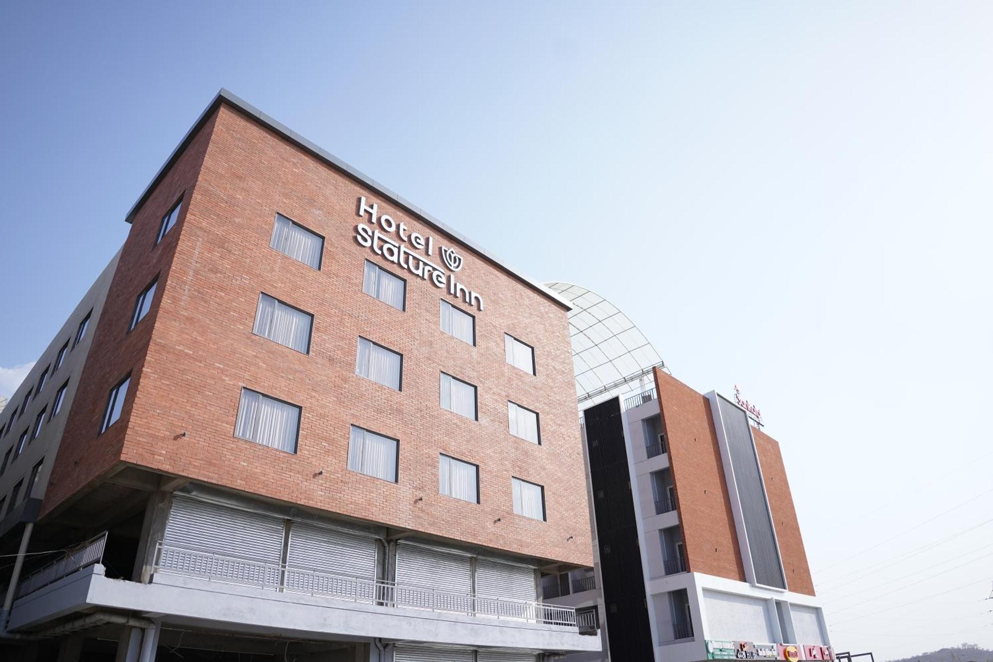 Hotel Stature Inn Kevadia ภายนอก รูปภาพ