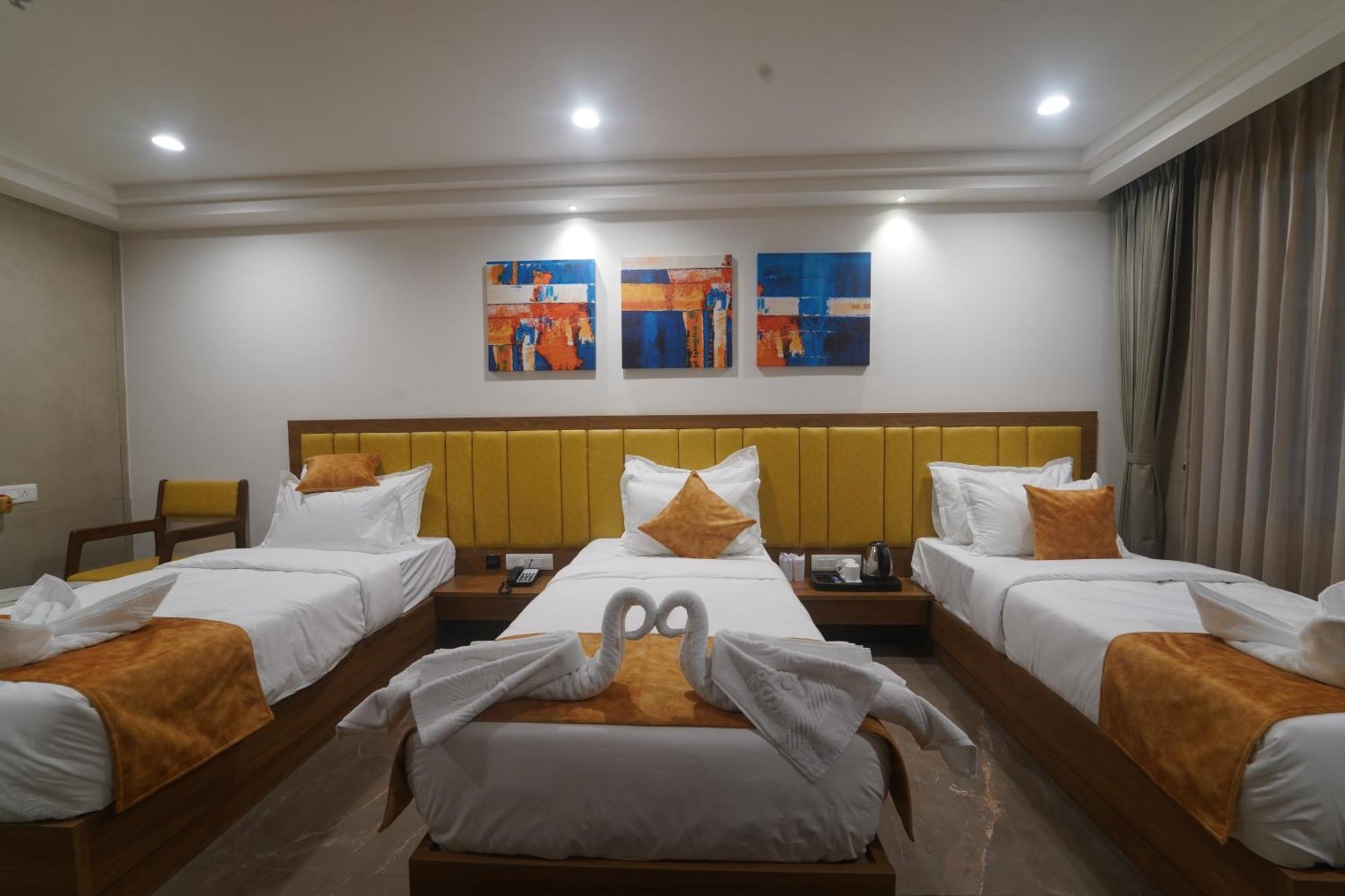 Hotel Stature Inn Kevadia ภายนอก รูปภาพ